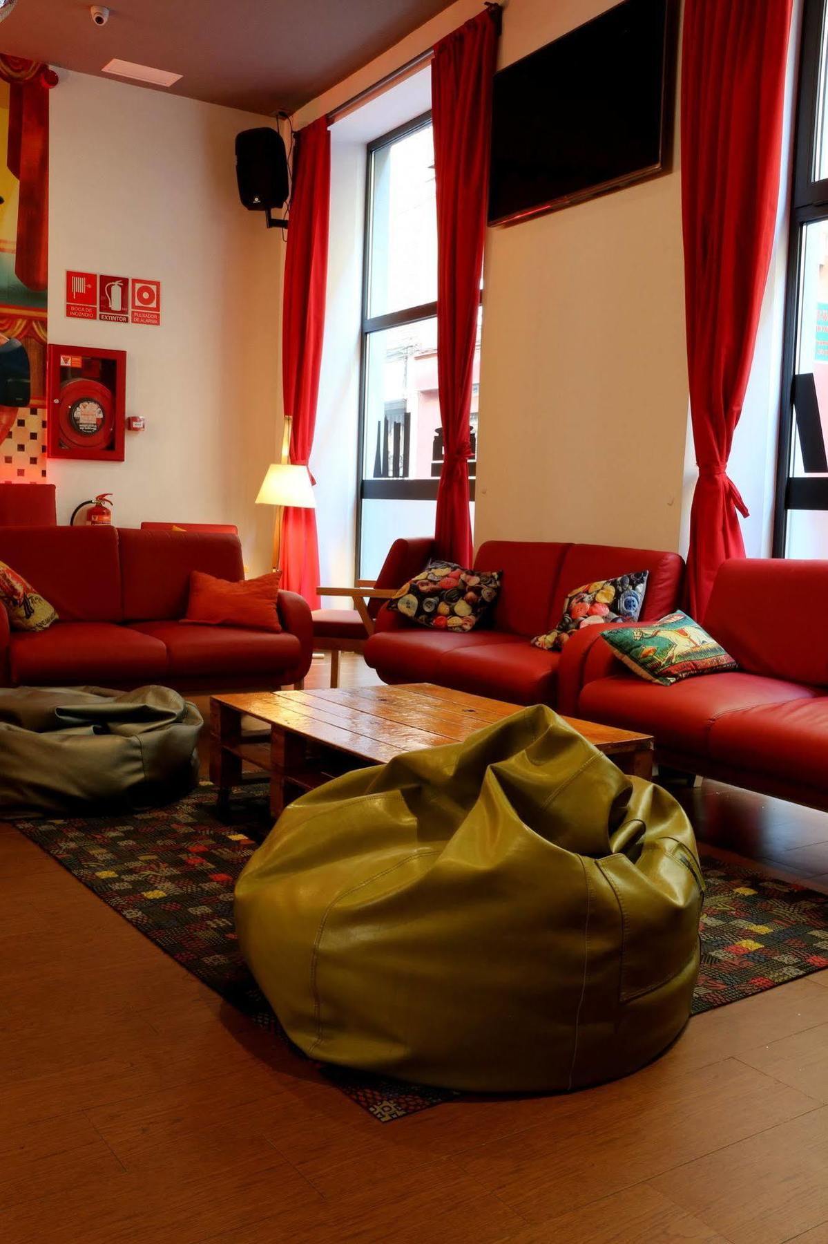 Ok Hostel Madrid Extérieur photo